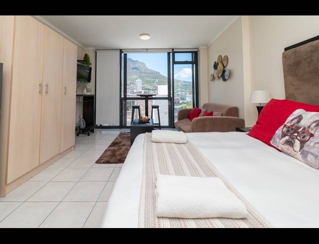 1 BEDROOM APARTMENT SOLD IN CAPE TOWN CITY CENTRE